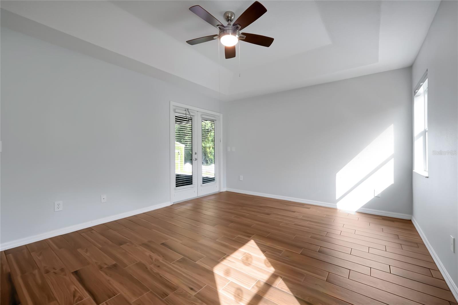 Image 19 of 49 For 868 Seneca Trl