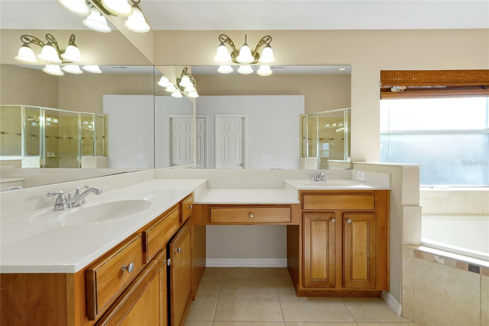 Image 22 of 49 For 868 Seneca Trl