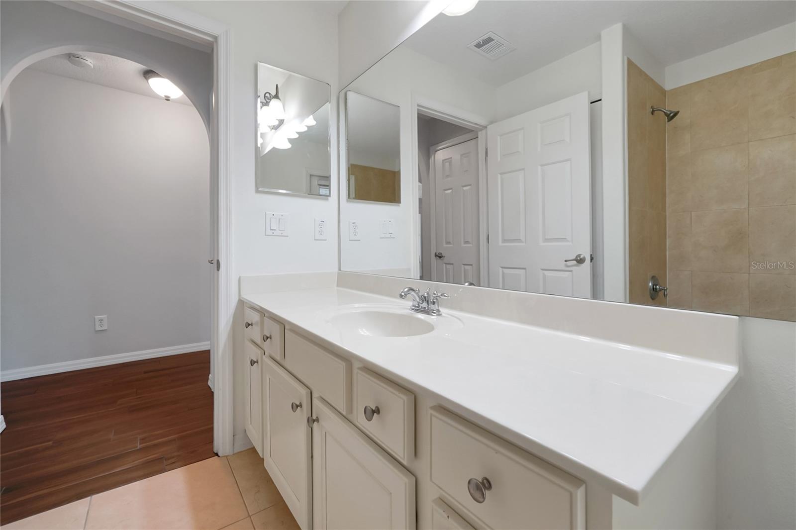 Image 28 of 49 For 868 Seneca Trl