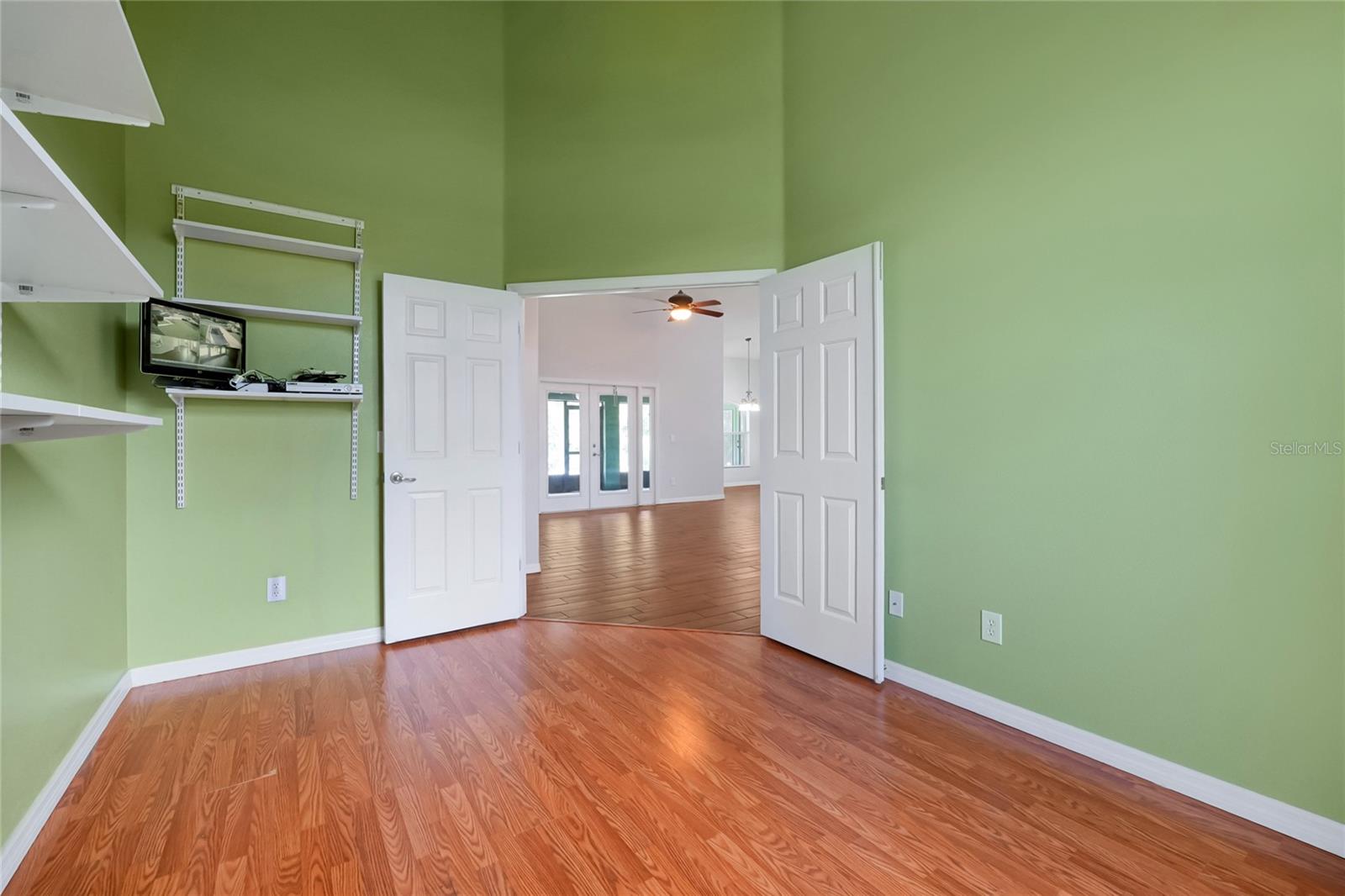 Image 32 of 49 For 868 Seneca Trl