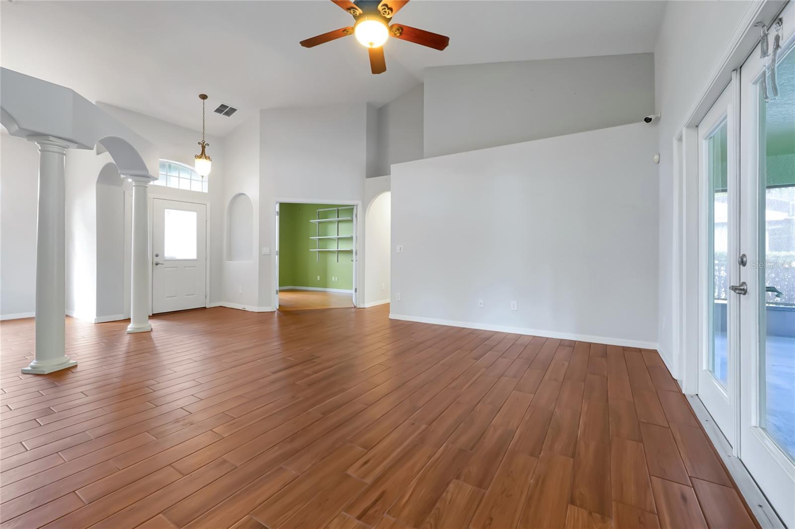 Image 7 of 49 For 868 Seneca Trl