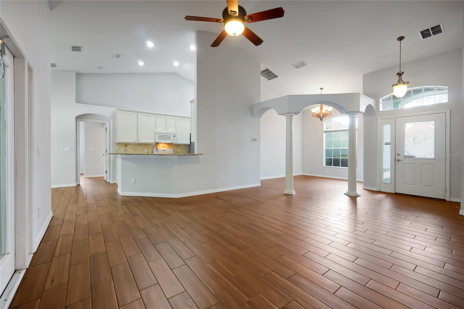 Image 8 of 49 For 868 Seneca Trl