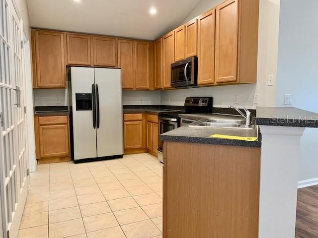 Image 4 of 35 For 15438 Markham Drive