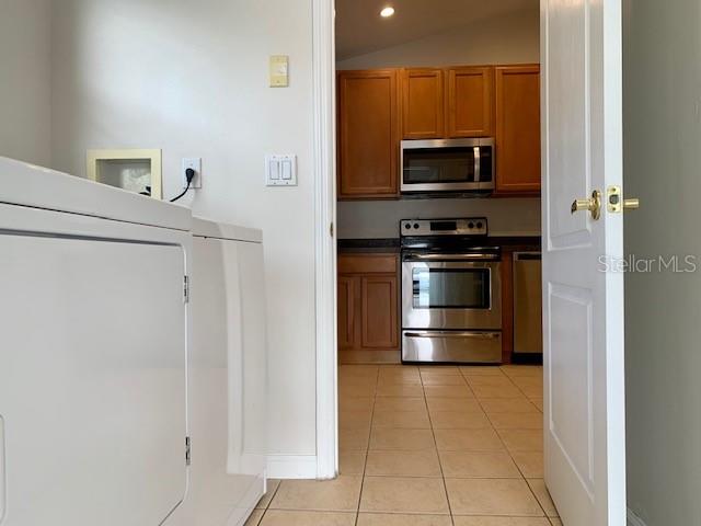 Image 5 of 35 For 15438 Markham Drive