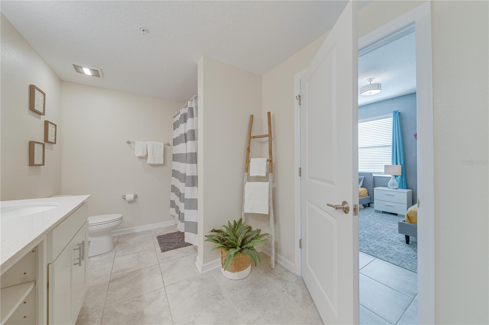 Image 22 of 58 For 3120 Paradox Circle 308