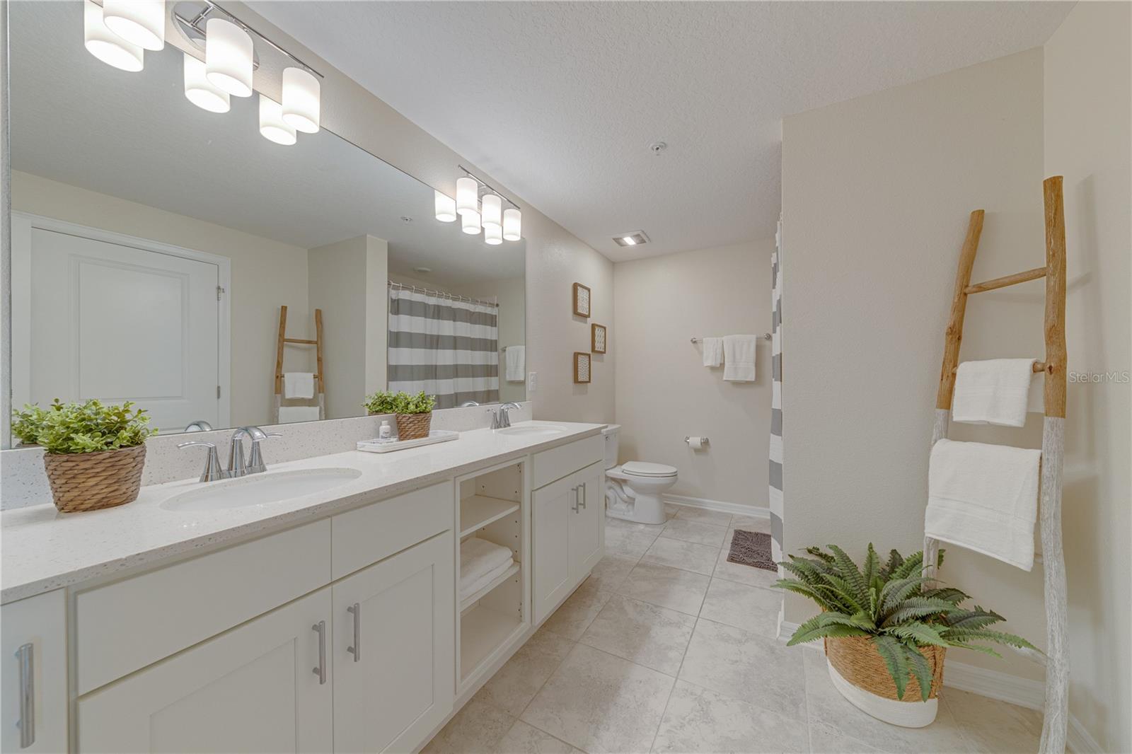 Image 28 of 58 For 3120 Paradox Circle 308