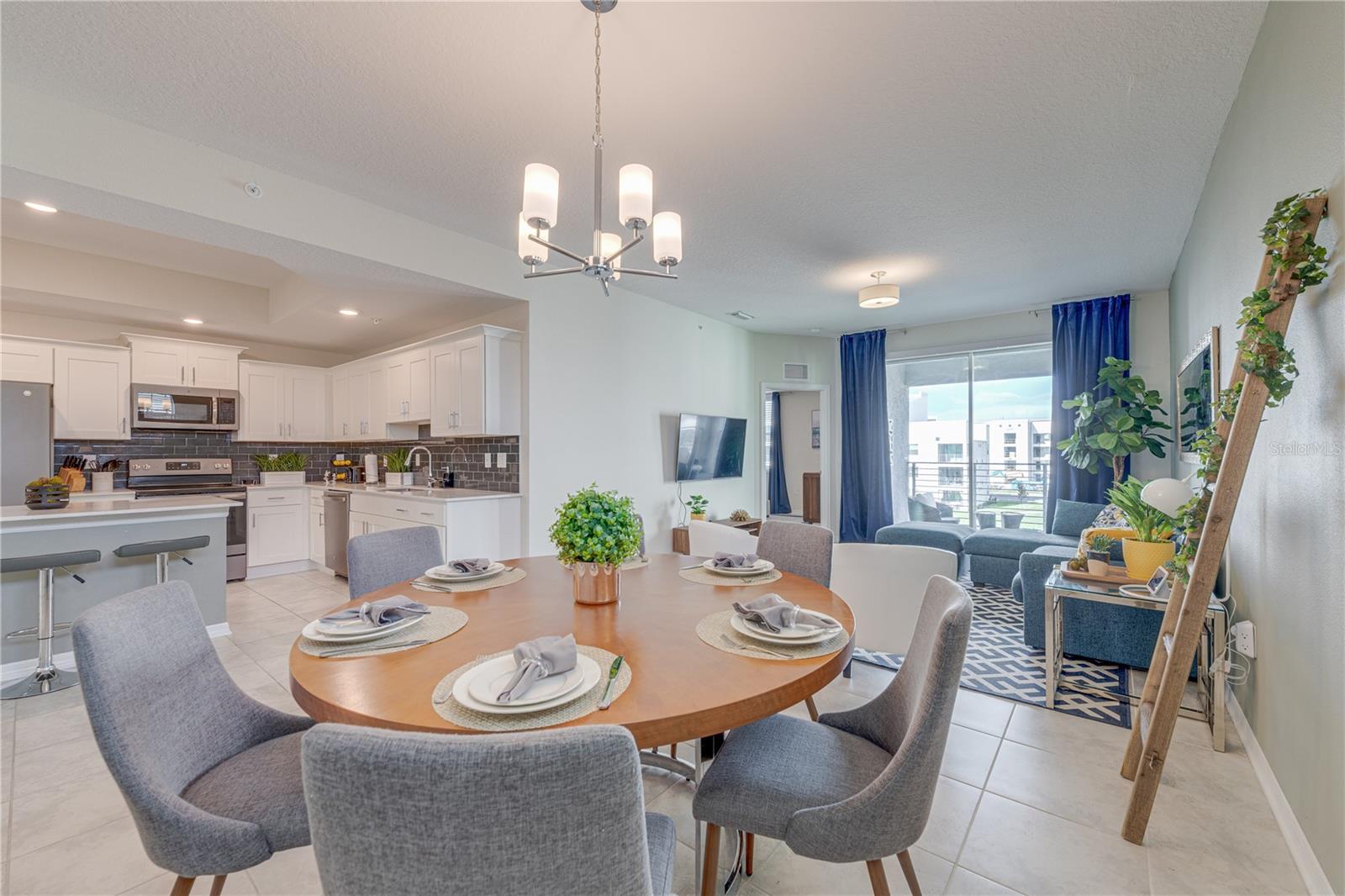 Image 4 of 58 For 3120 Paradox Circle 308