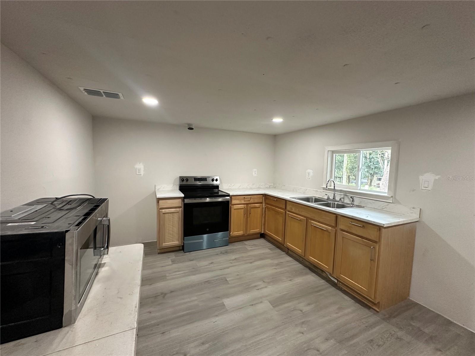 Image 9 of 20 For 17405 38th Lane Road