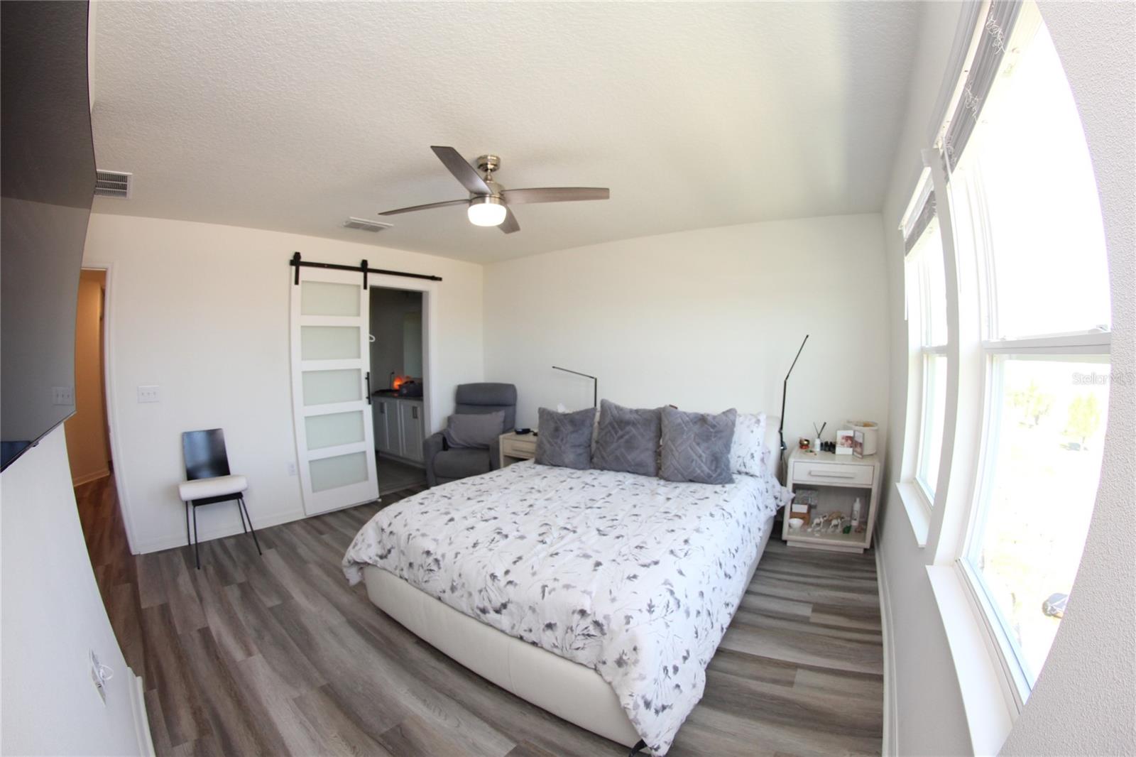 Image 19 of 30 For 697 Stoney Point Circle