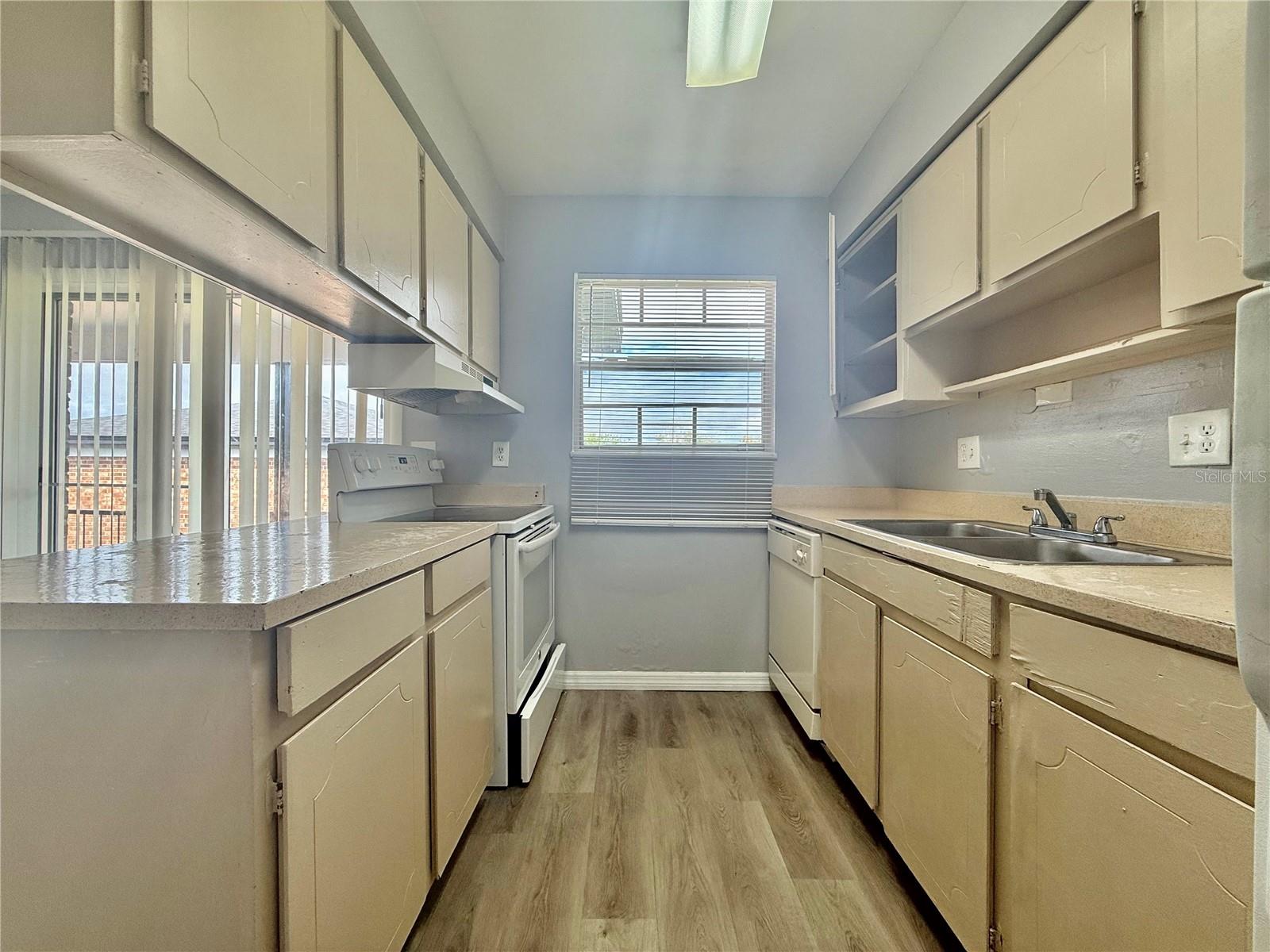 Image 4 of 11 For 5325 Curry Ford Road 20