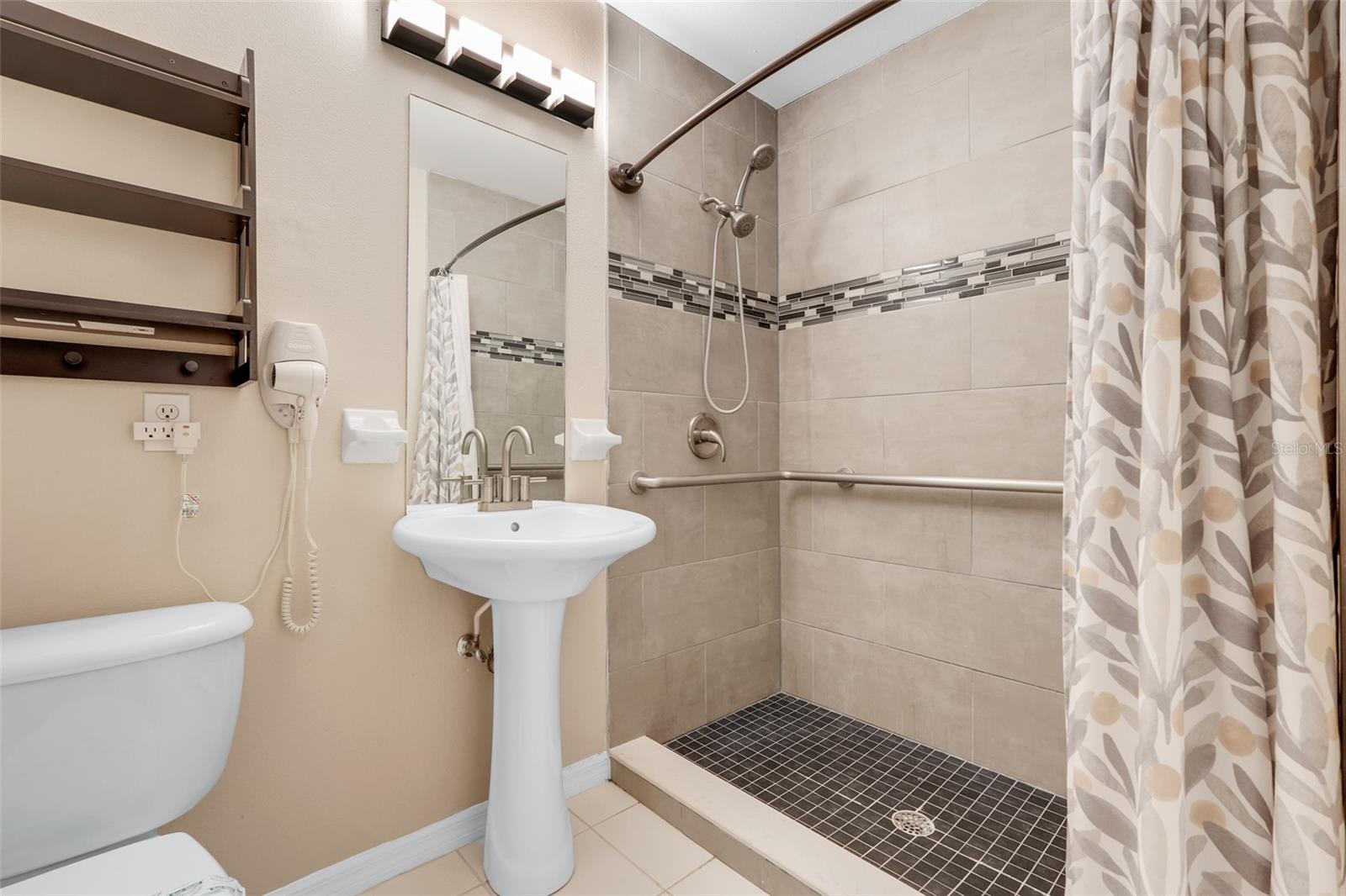 Image 25 of 40 For 8807 Crayson Court