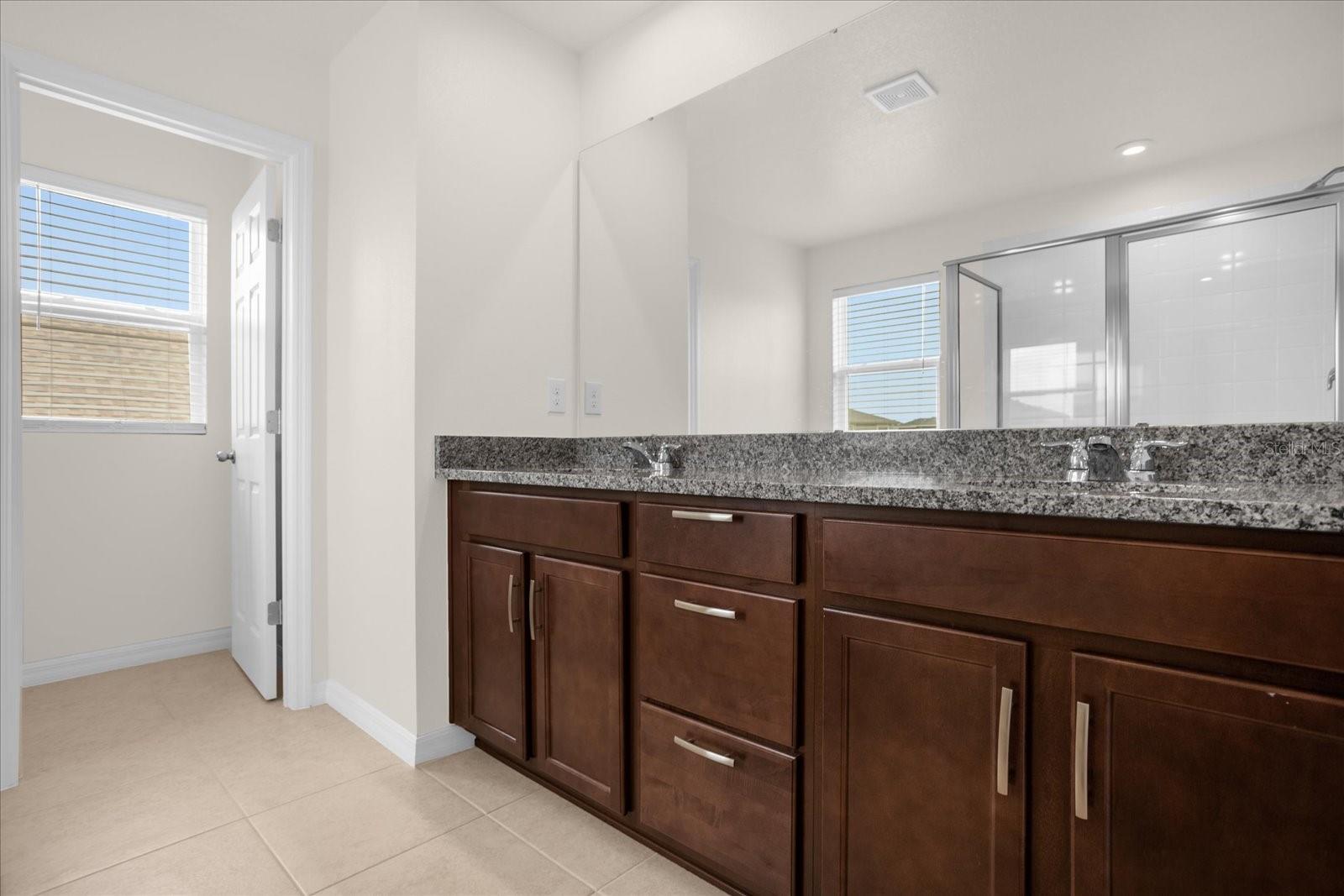 Image 18 of 40 For 2498 Empress Drive