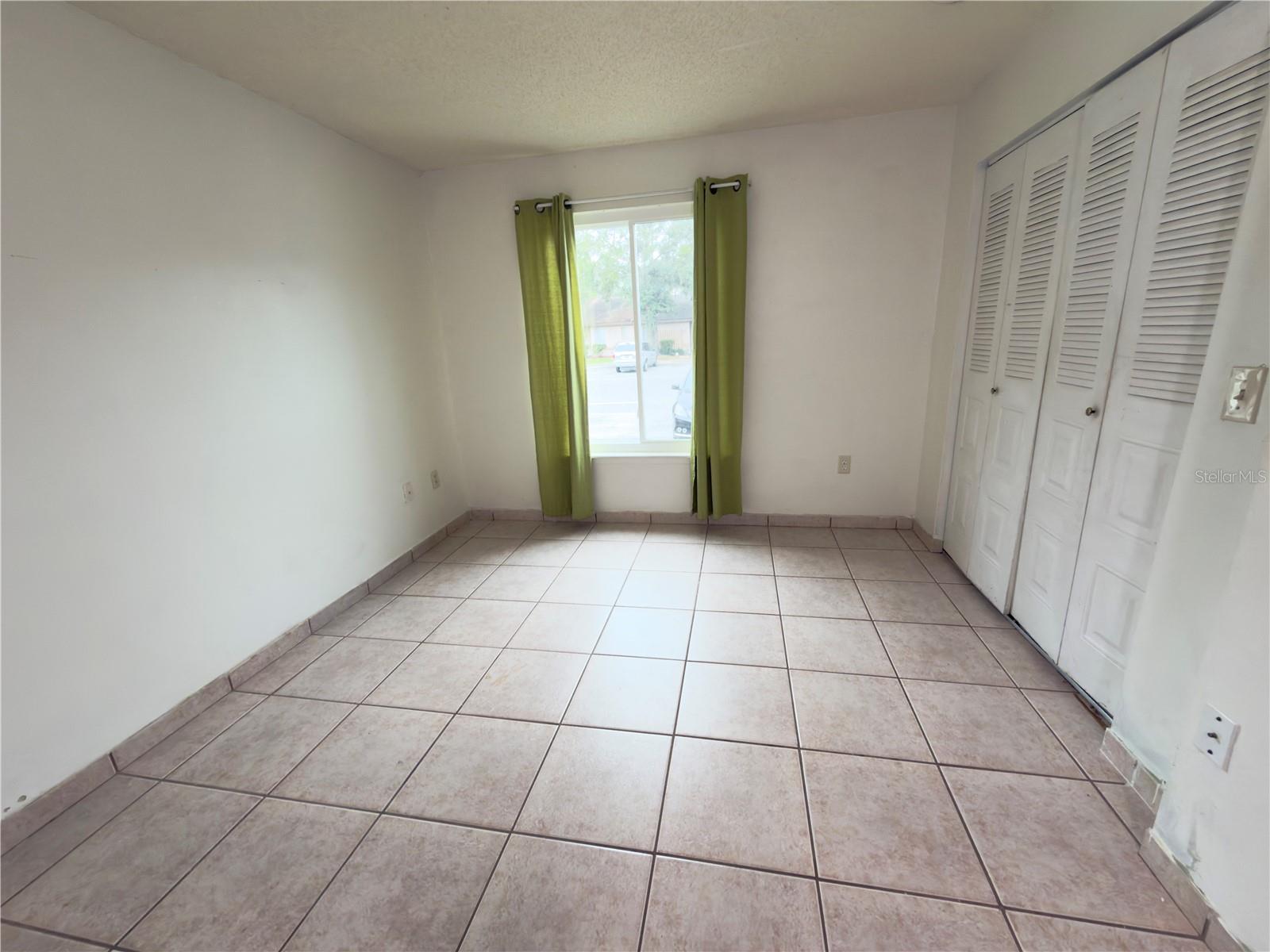 Image 10 of 21 For 1009 Westside Drive