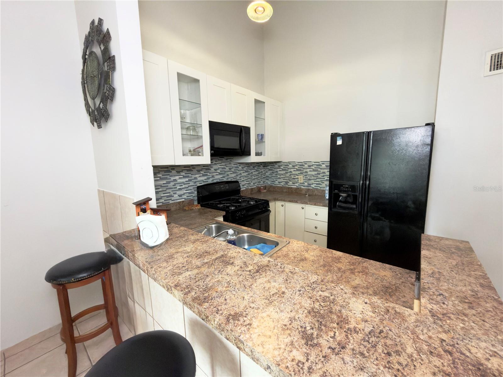 Image 6 of 21 For 1009 Westside Drive