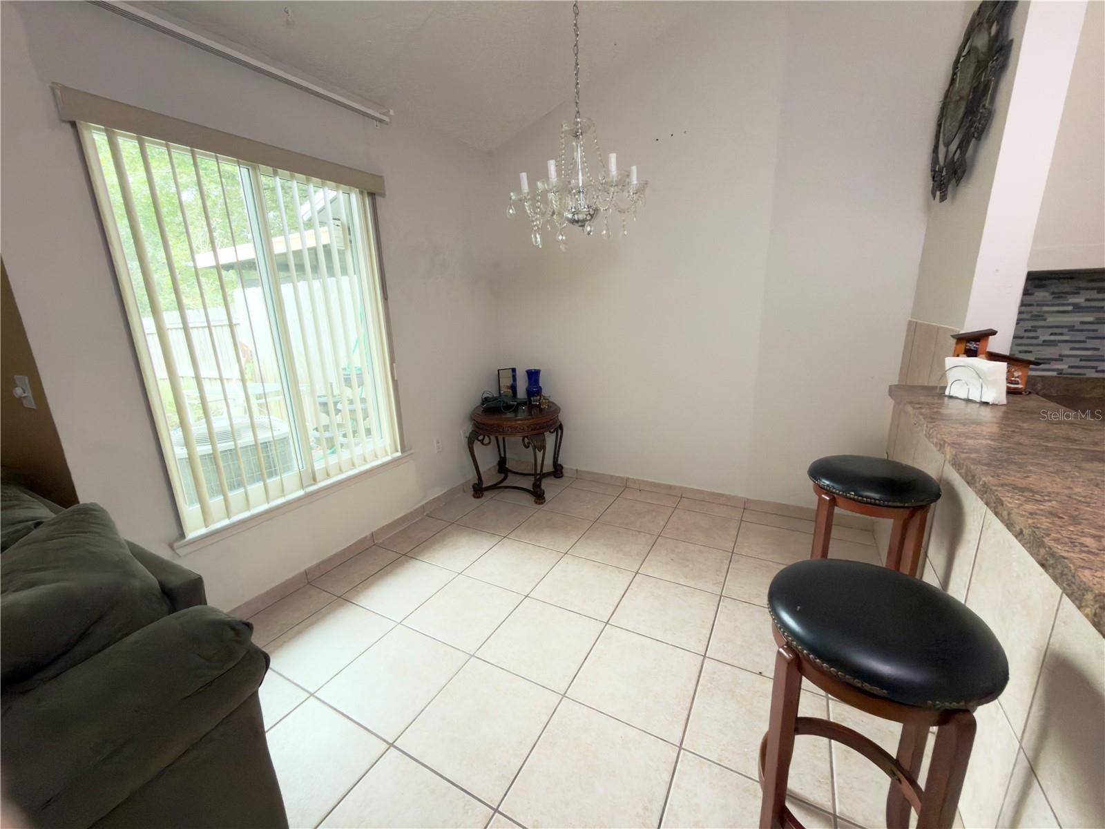 Image 7 of 21 For 1009 Westside Drive