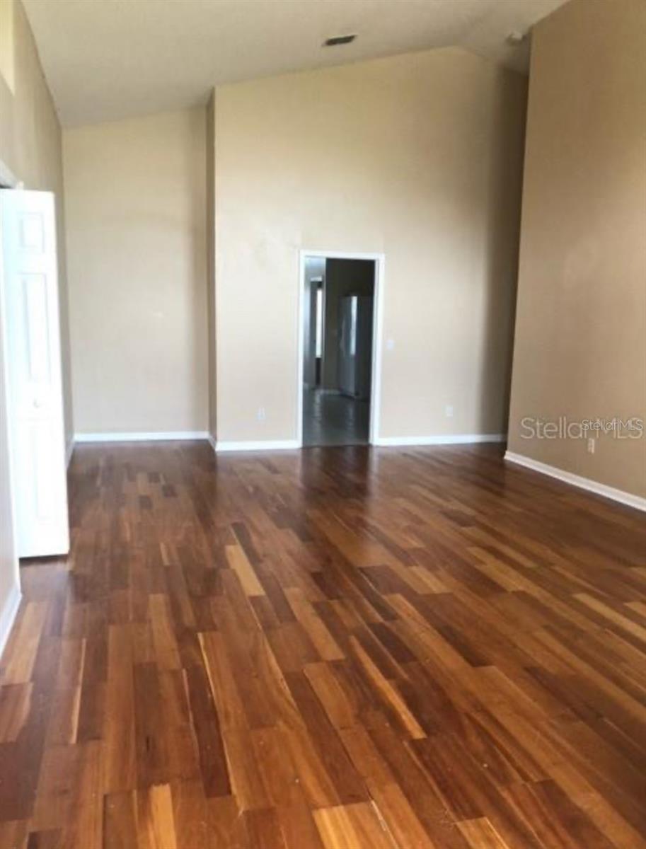 Image 17 of 23 For 2371 The Oack