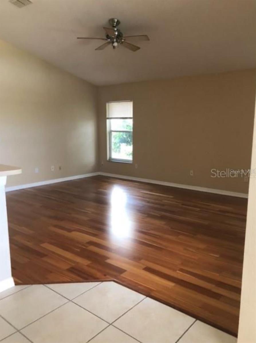 Image 18 of 23 For 2371 The Oack