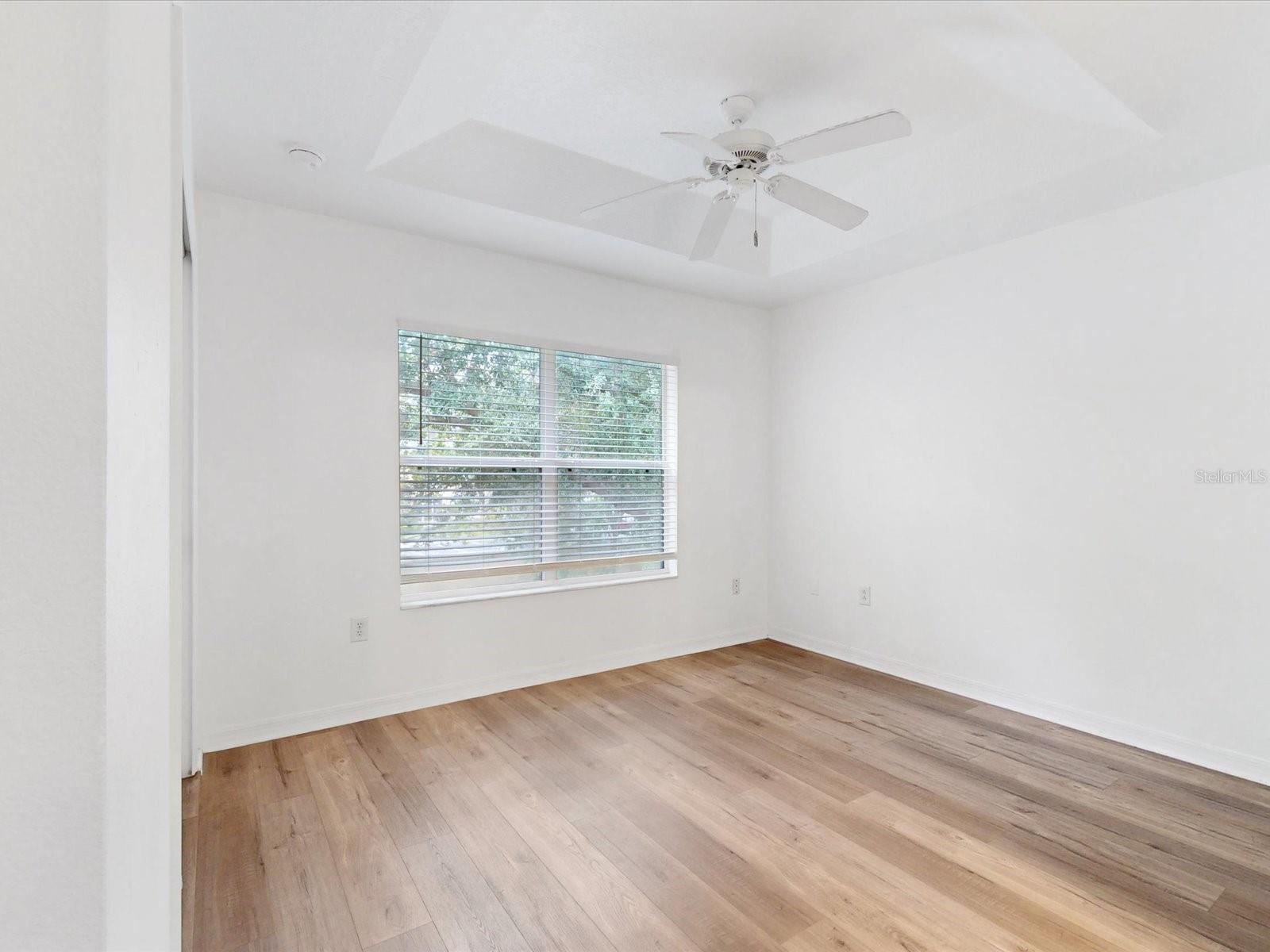 Image 19 of 29 For 7627 Long Island Drive