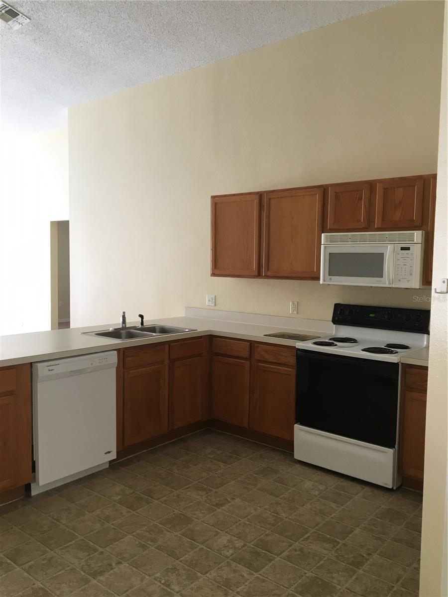Image 4 of 14 For 1353 Rebecca Drive