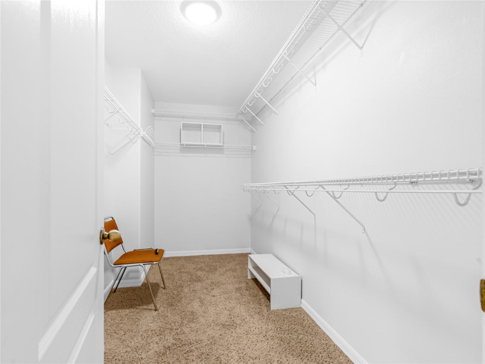Image 18 of 25 For 1812 Leather Fern Drive