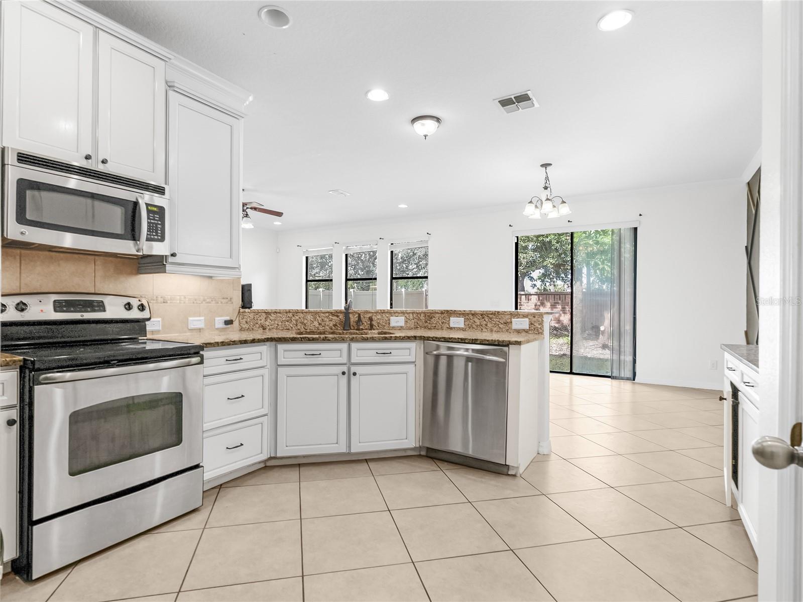 Image 6 of 25 For 1812 Leather Fern Drive