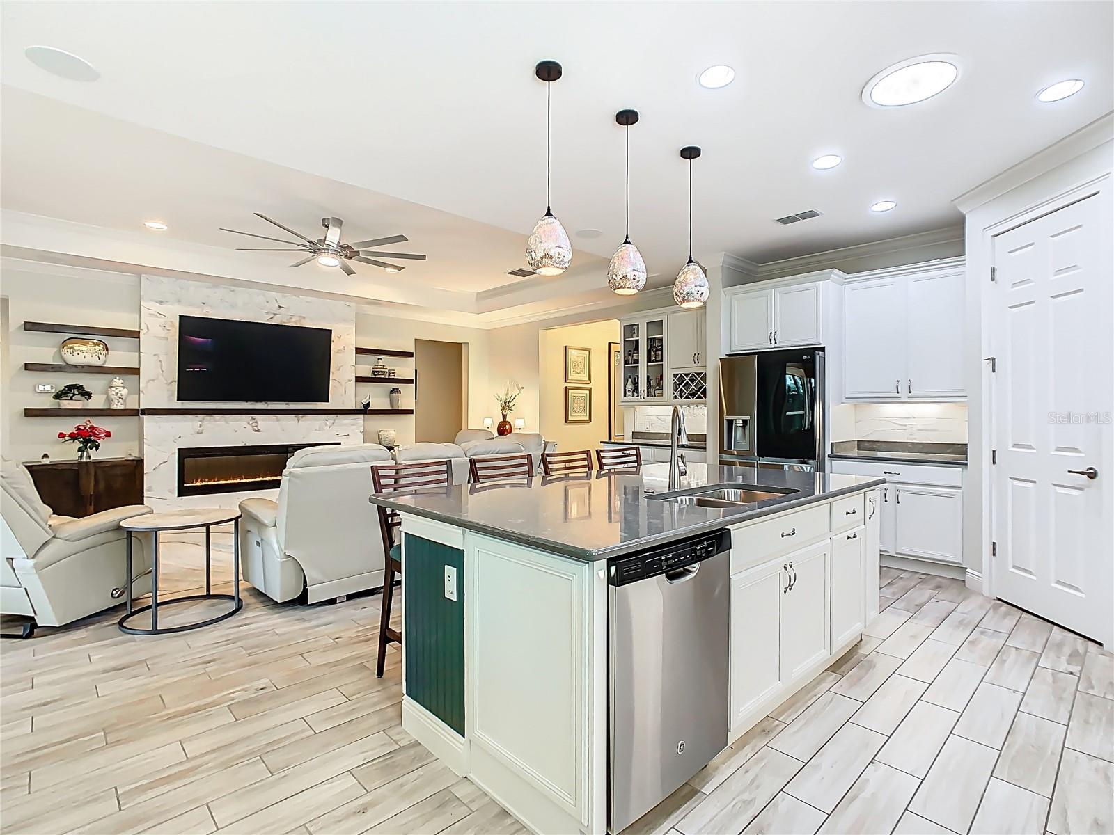 Image 16 of 75 For 502 Treviso Drive