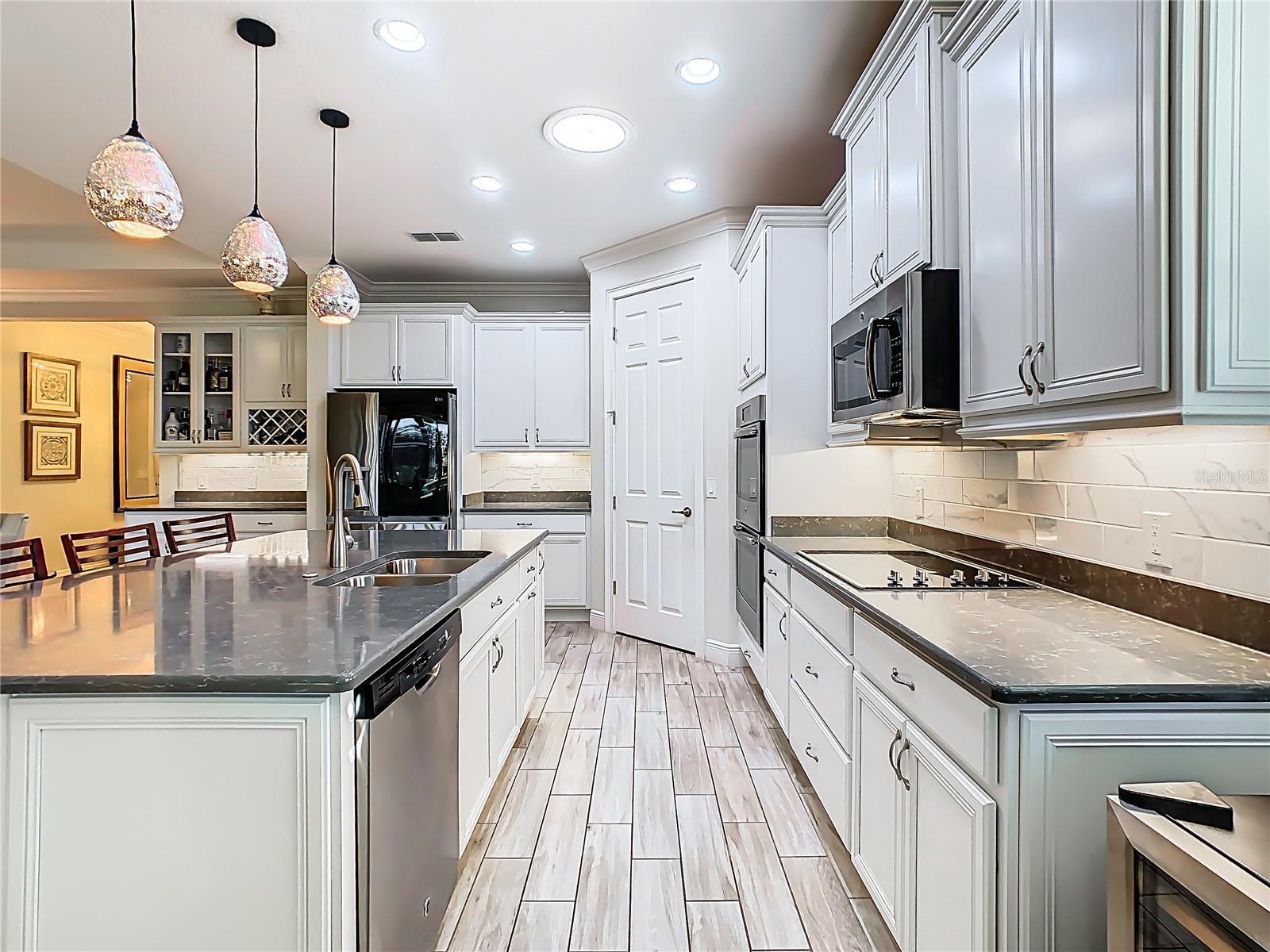 Image 17 of 75 For 502 Treviso Drive