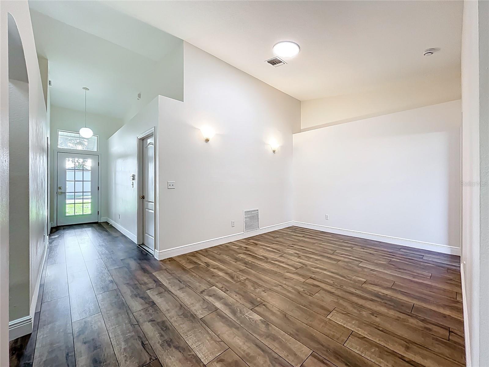 Image 12 of 50 For 654 Harbor Villa Court