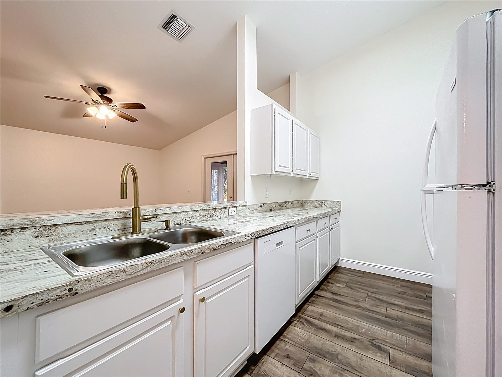 Image 14 of 50 For 654 Harbor Villa Court