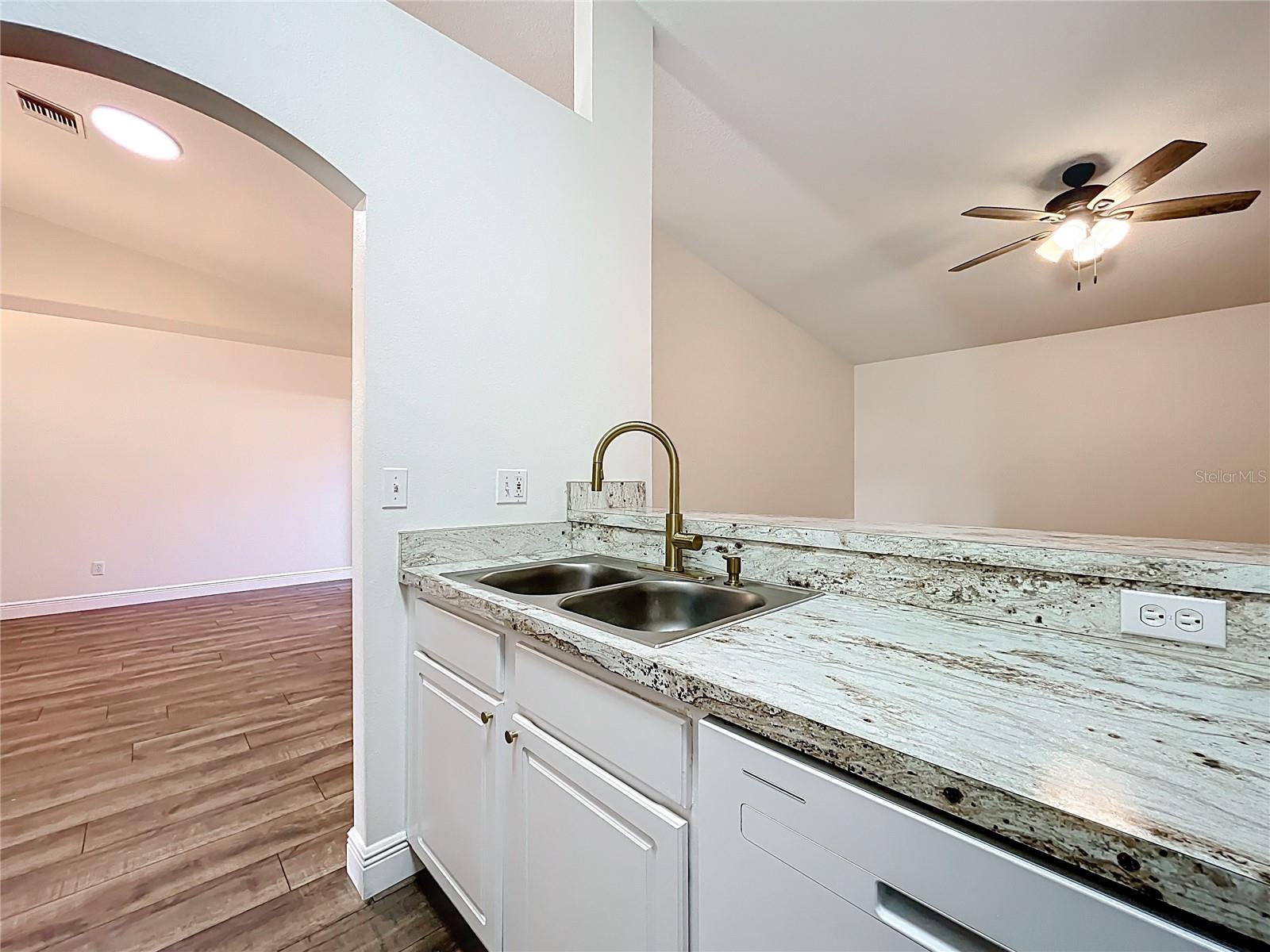 Image 16 of 50 For 654 Harbor Villa Court