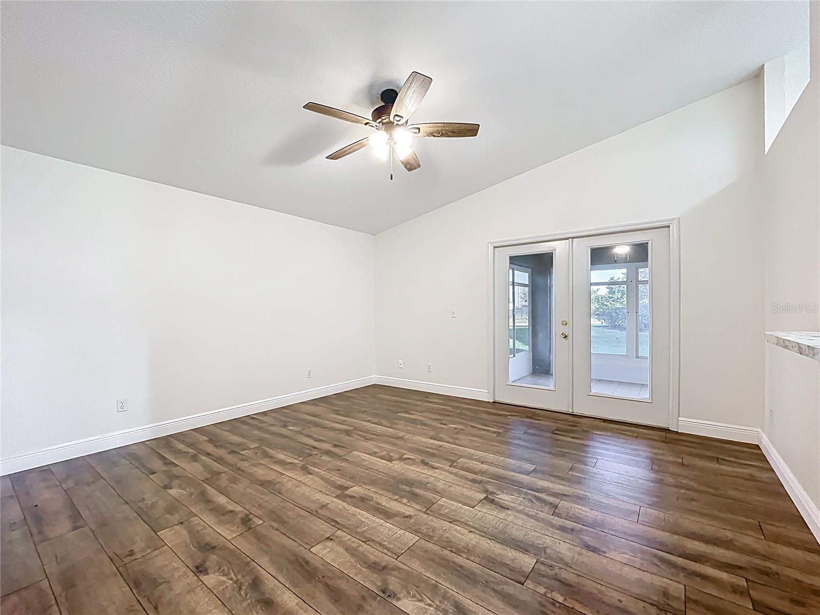 Image 19 of 50 For 654 Harbor Villa Court
