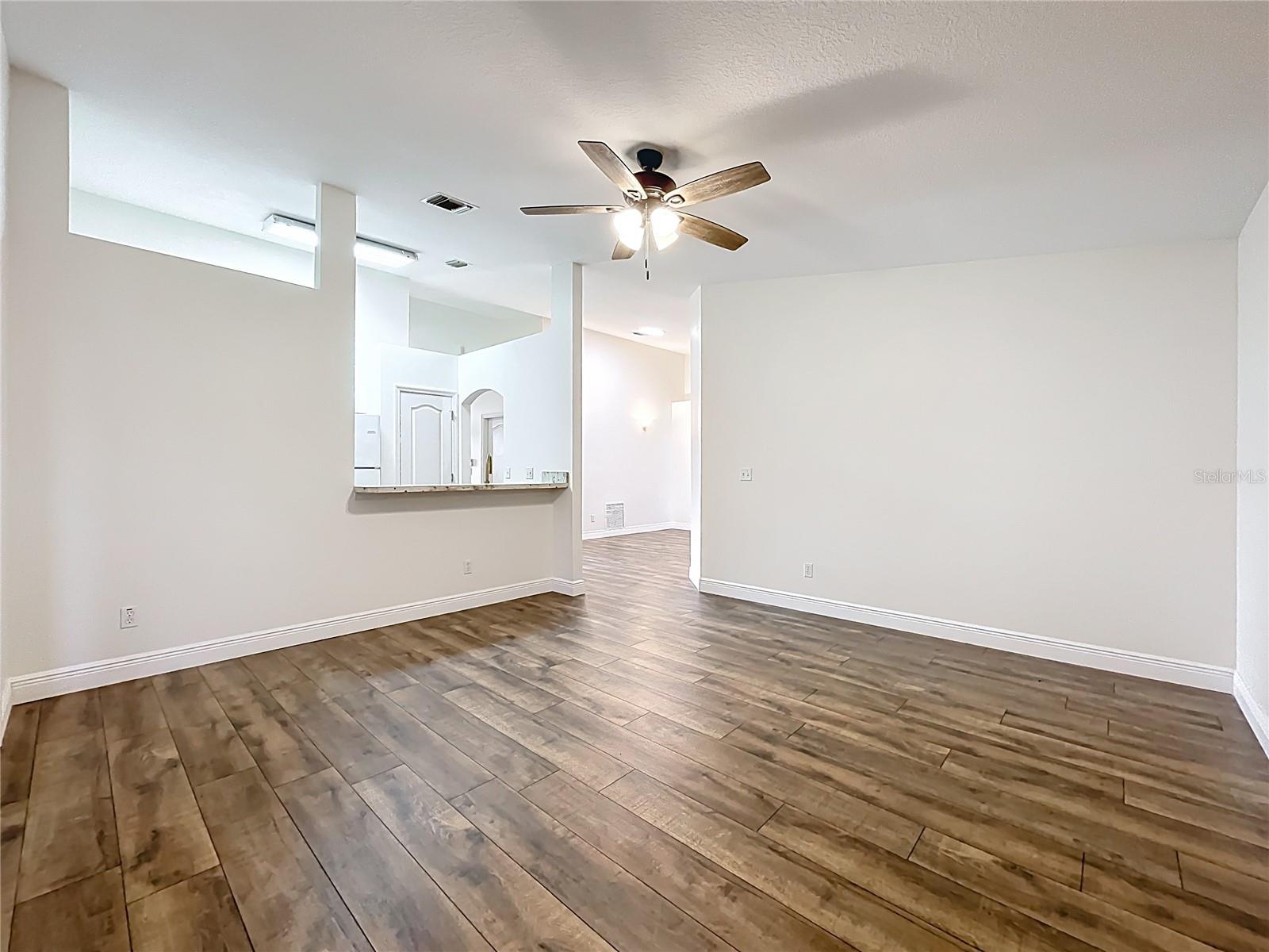 Image 21 of 50 For 654 Harbor Villa Court