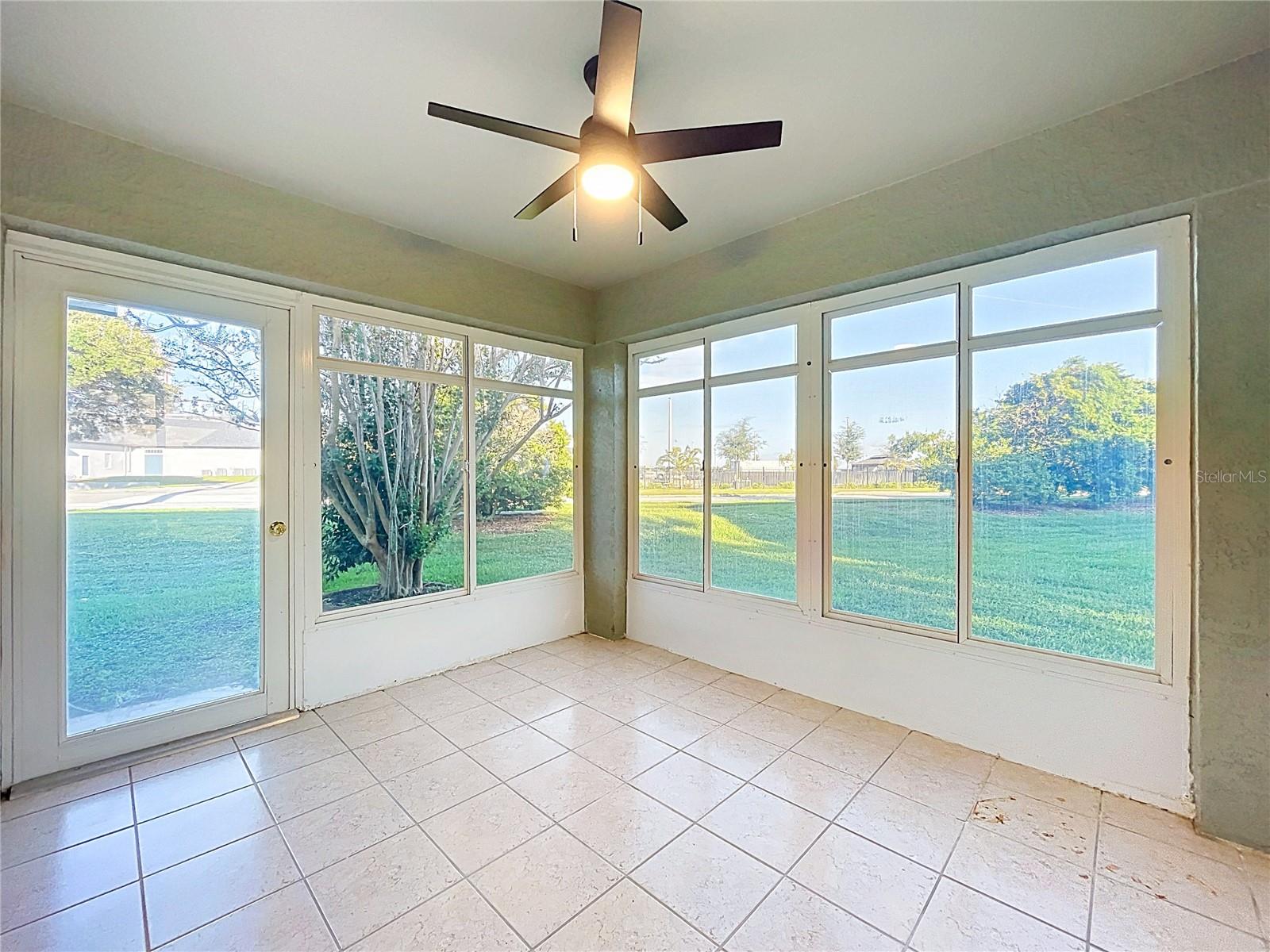 Image 42 of 50 For 654 Harbor Villa Court