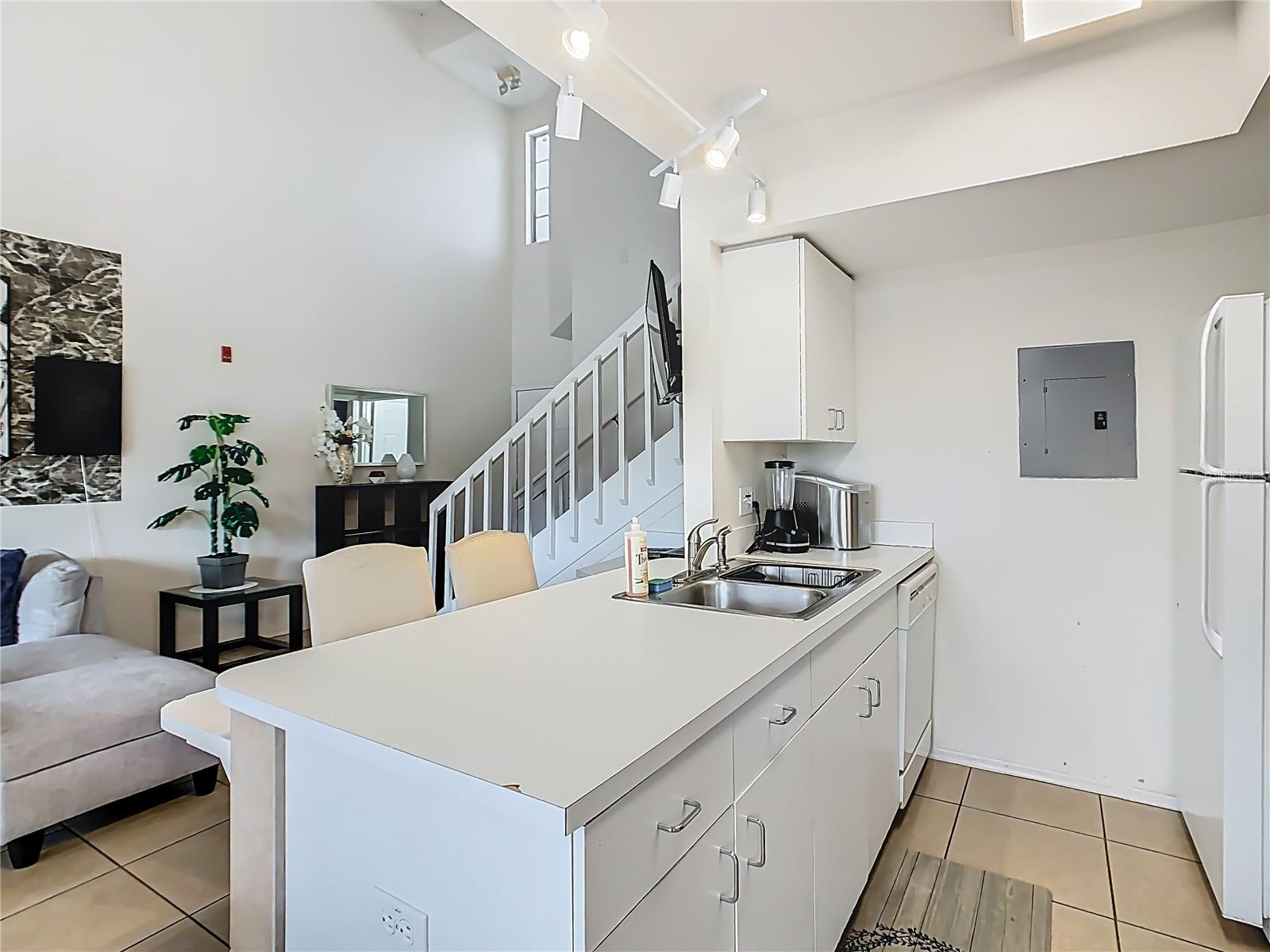 Image 15 of 40 For 3150 Tamarind Circle