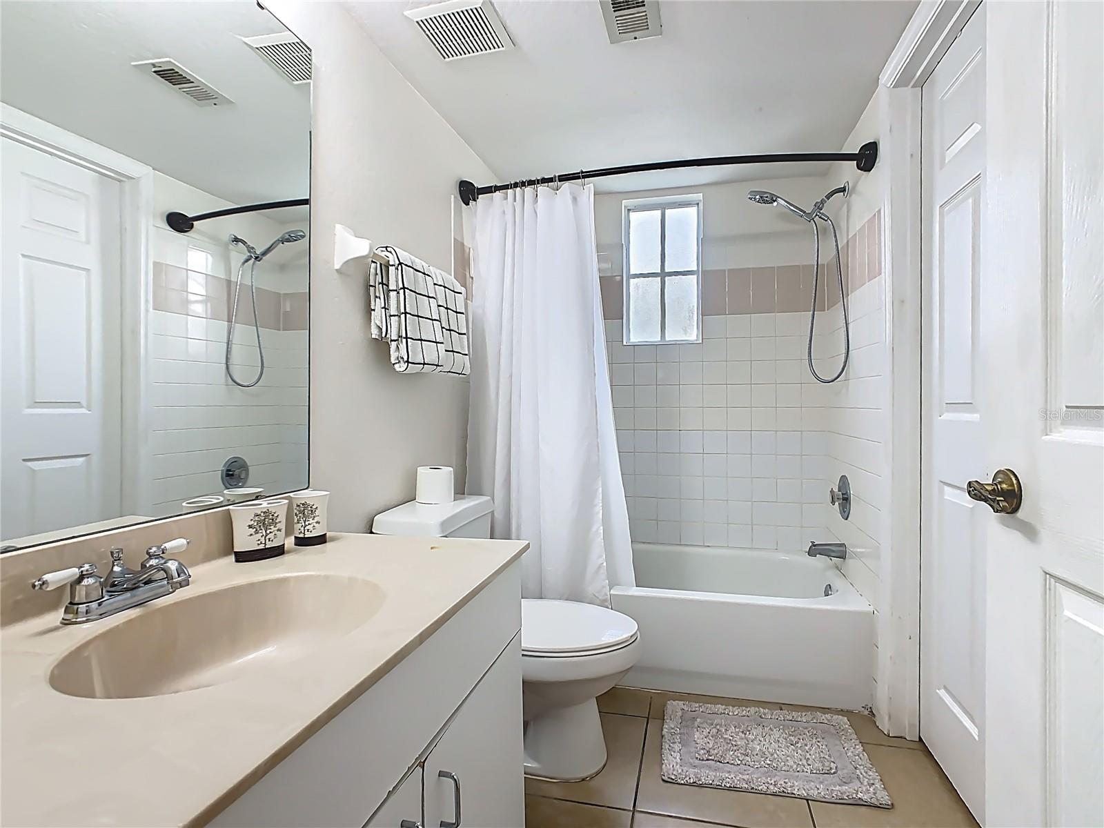 Image 32 of 40 For 3150 Tamarind Circle