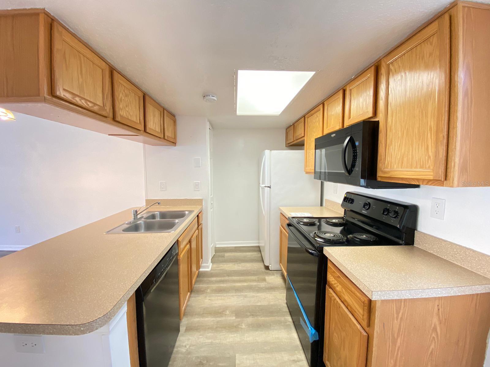 Image 10 of 32 For 2751 Poinciana Boulevard 27