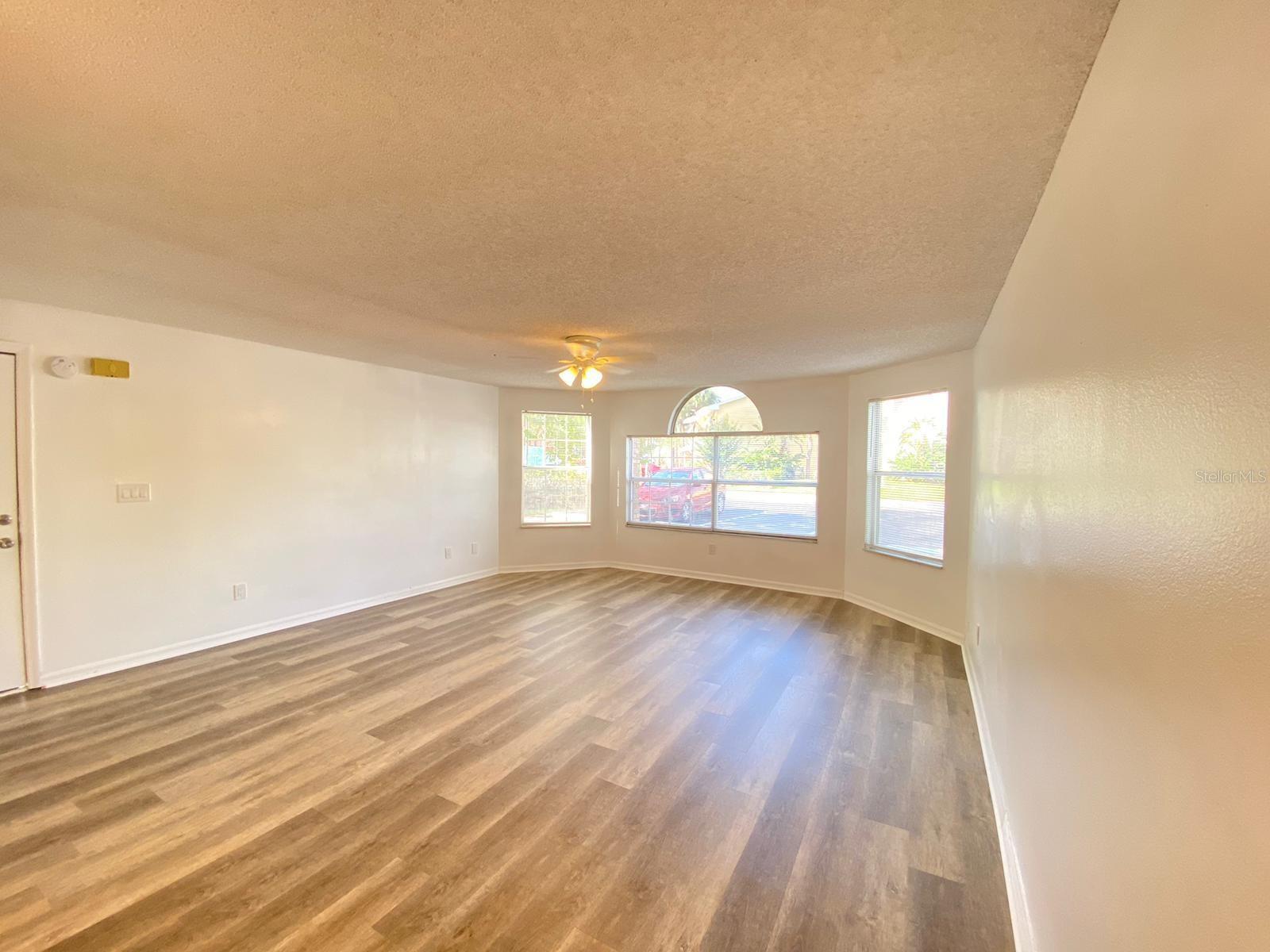 Image 4 of 32 For 2751 Poinciana Boulevard 27