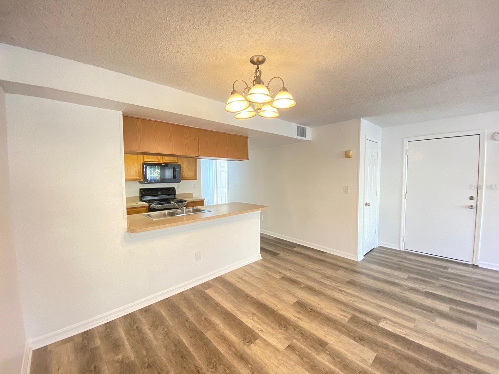 Image 7 of 32 For 2751 Poinciana Boulevard 27