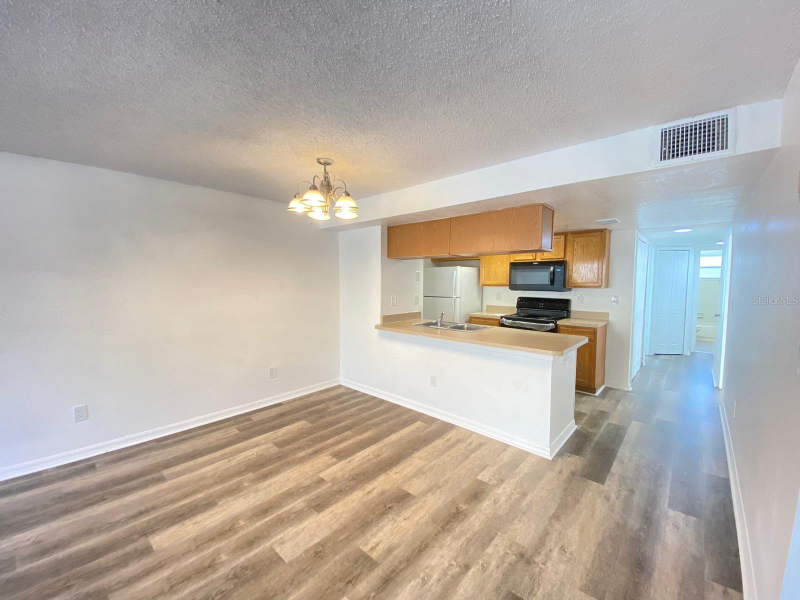 Image 8 of 32 For 2751 Poinciana Boulevard 27