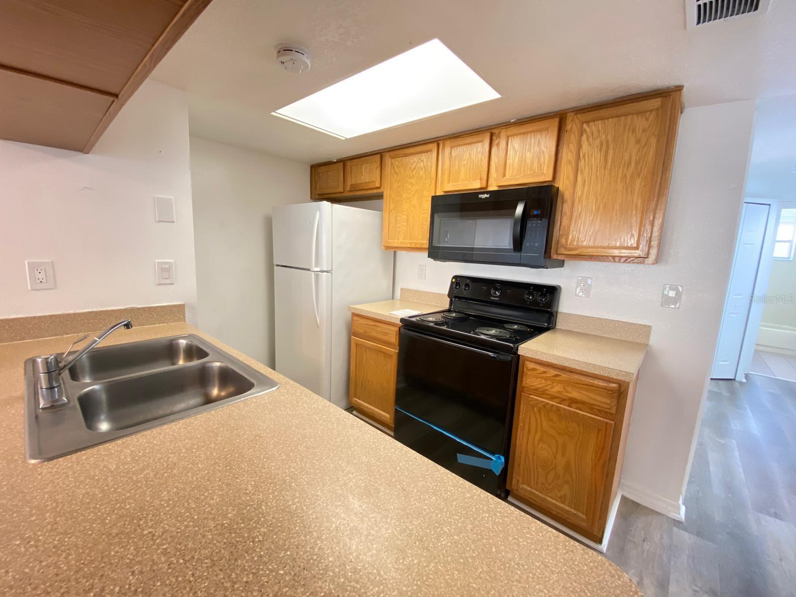 Image 9 of 32 For 2751 Poinciana Boulevard 27