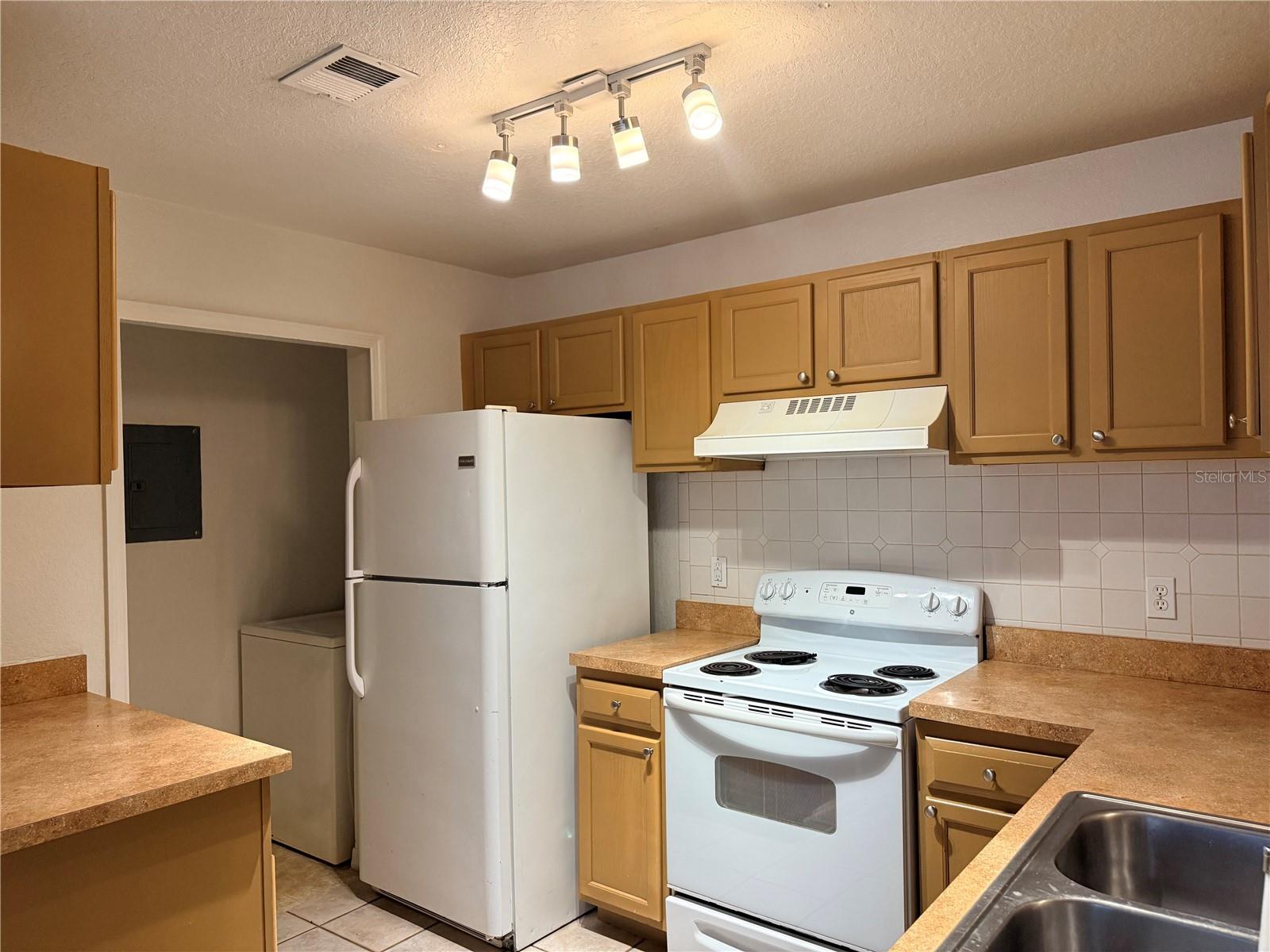 Image 8 of 18 For 7606 Pissarro Drive 105