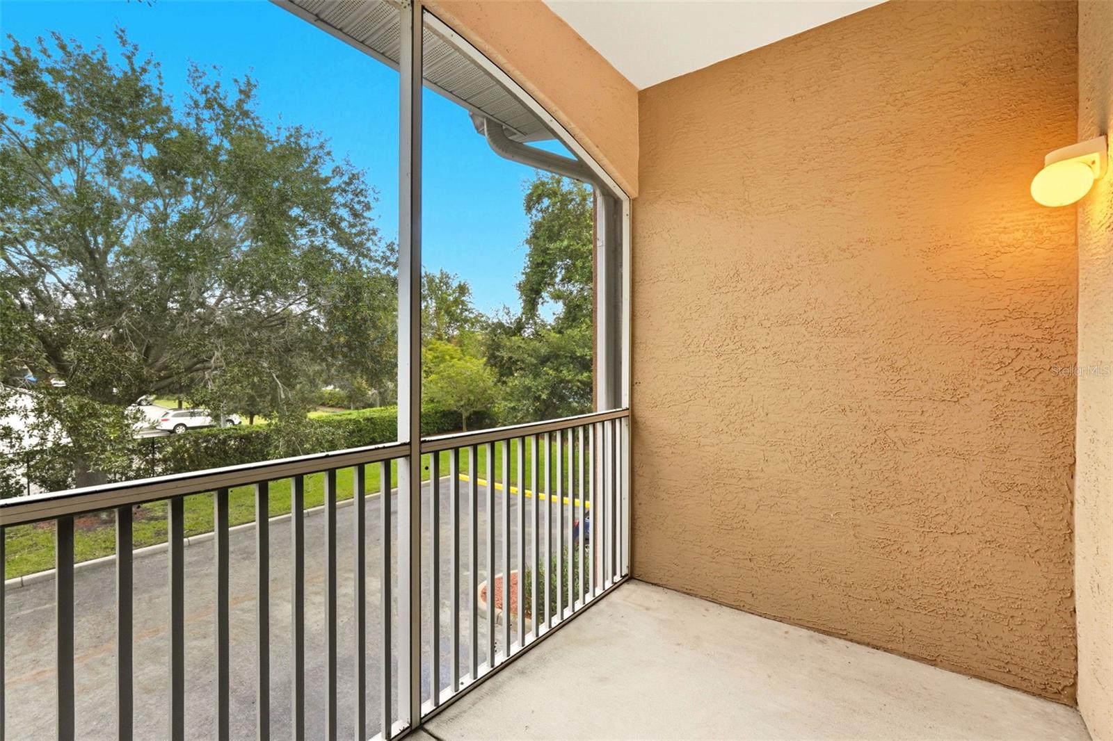 Image 23 of 31 For 12204 Wild Iris Way 110