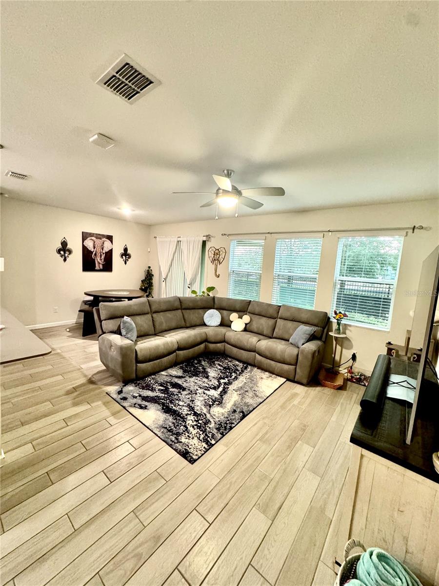 Image 3 of 9 For 9896 Red Eagle Drive