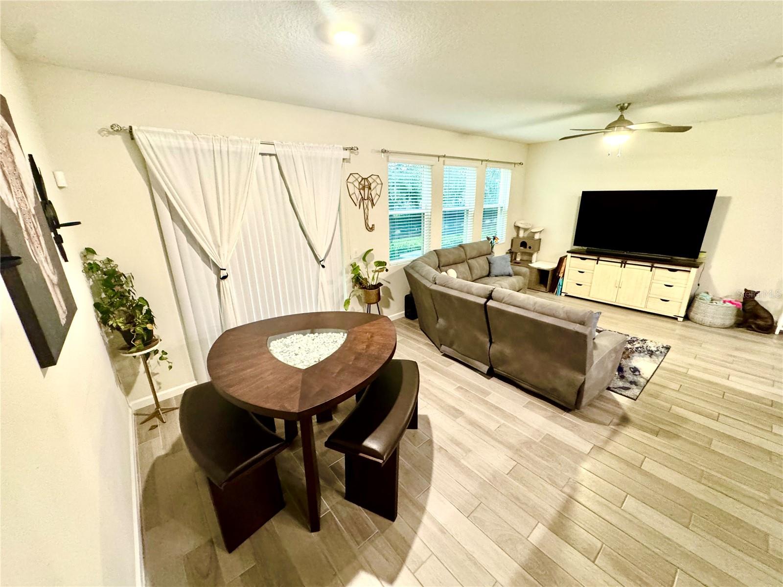 Image 4 of 9 For 9896 Red Eagle Drive