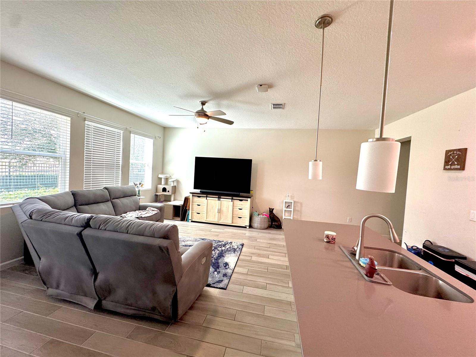 Image 6 of 9 For 9896 Red Eagle Drive