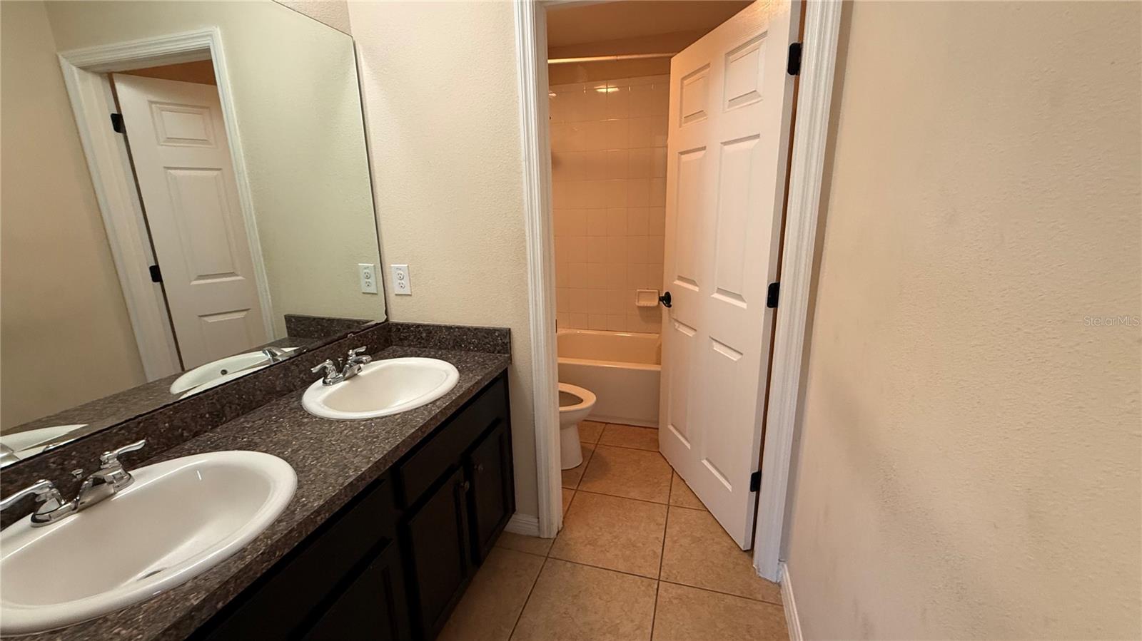 Image 14 of 29 For 4907 Rockvale Drive