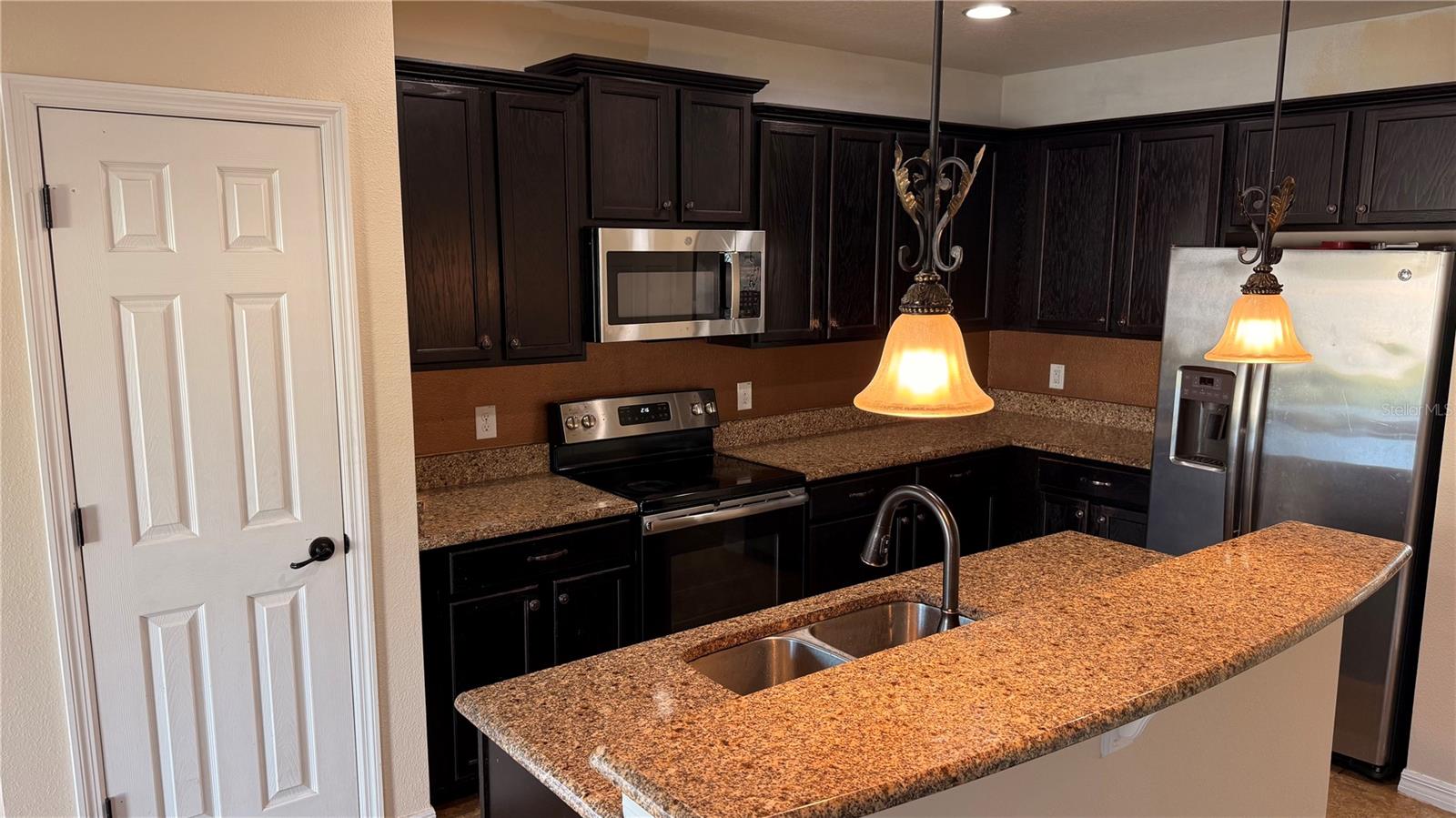 Image 4 of 29 For 4907 Rockvale Drive