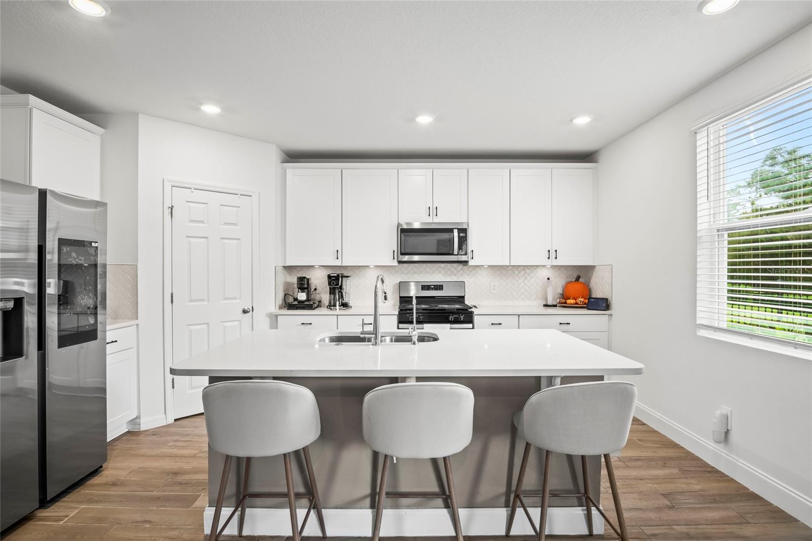 Image 10 of 41 For 2943 Sunstar Drive