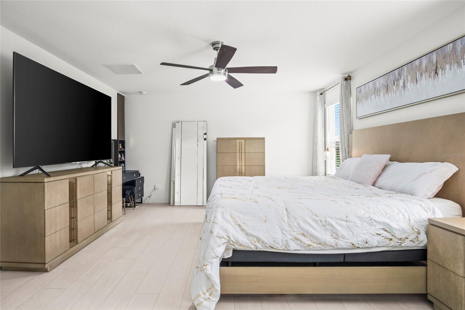 Image 13 of 41 For 2943 Sunstar Drive