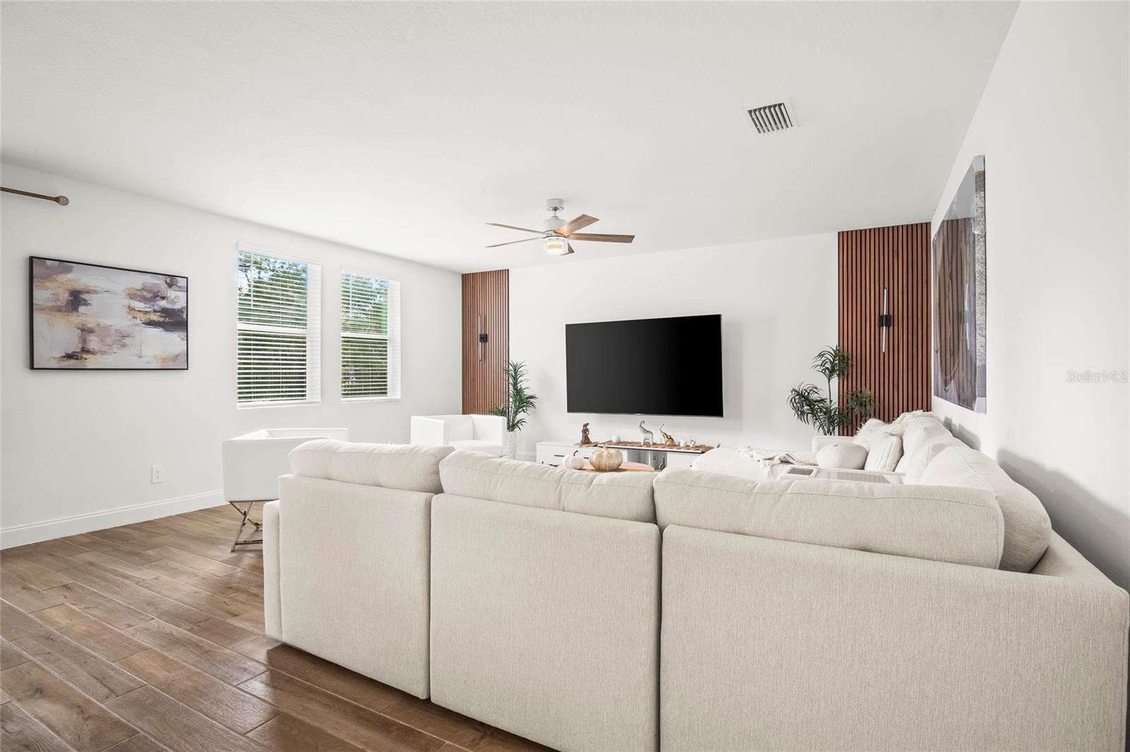 Image 5 of 41 For 2943 Sunstar Drive